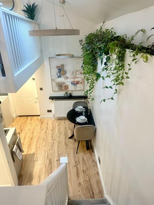 Cosy Stylish Studio Apartment Троубридж Экстерьер фото