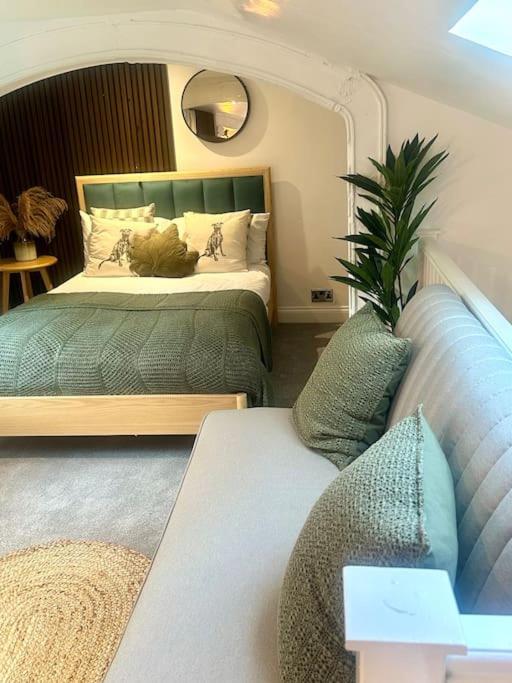 Cosy Stylish Studio Apartment Троубридж Экстерьер фото