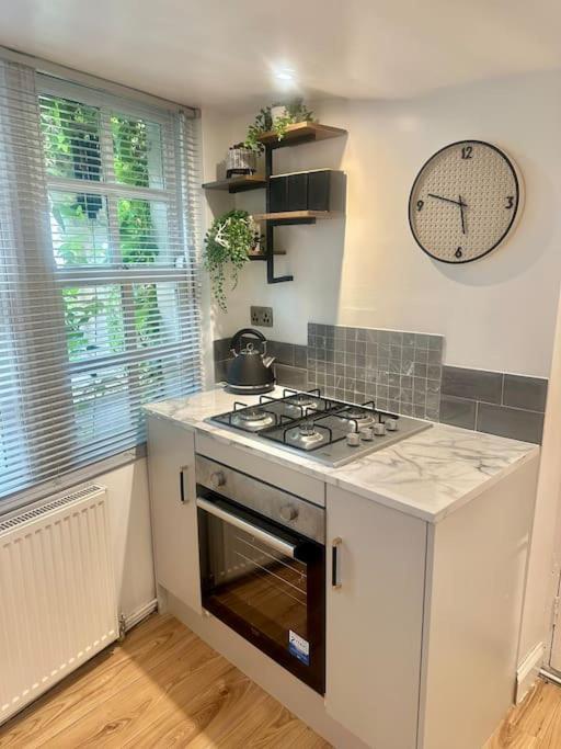 Cosy Stylish Studio Apartment Троубридж Экстерьер фото